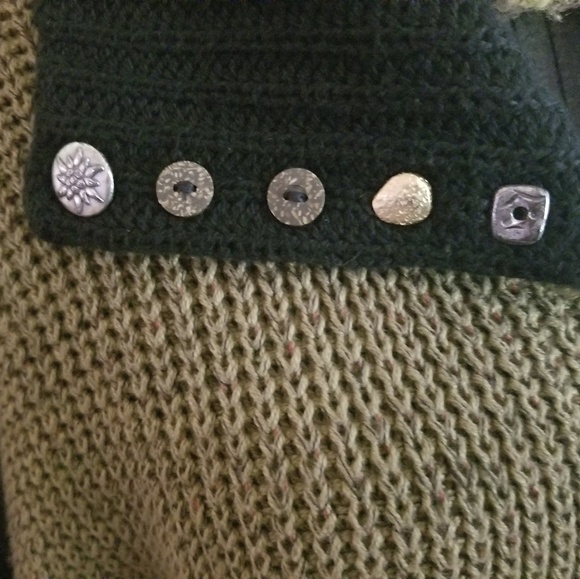 Sweater - Picture 4 of 5